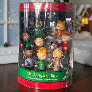 Charlie Brown / Peanuts Mini Figure Starry Night Set - New And Sealed. 2012
